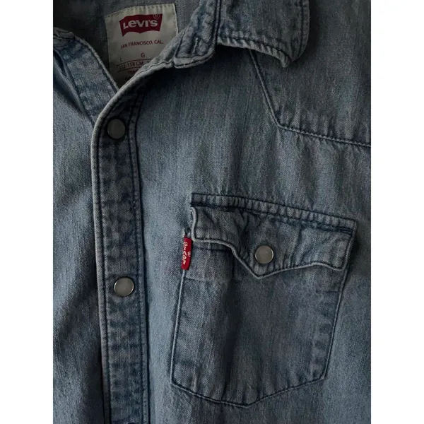Levi's Denim Button-Up Shirt size Large - Image 5