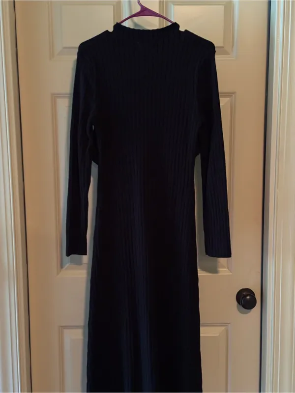 Able Black Ribbed Long-Sleeve Midi Dress with Front Knot and Metallic Accent - Image 4