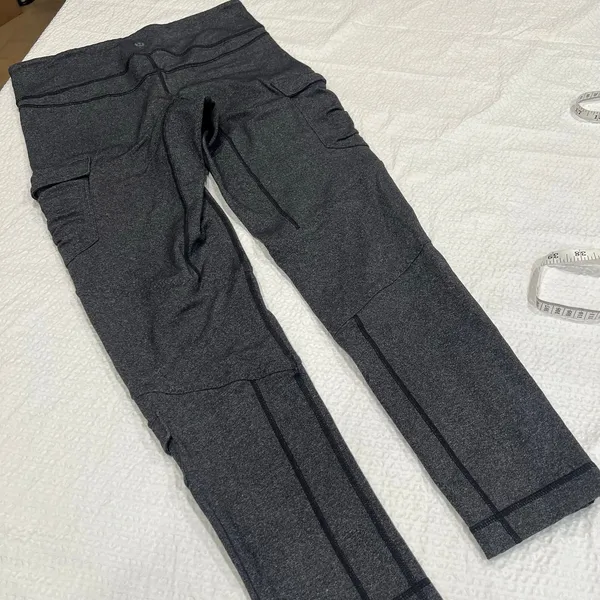 Lululemon Scenic Route 7/8 Tight leggings in gray size 8 women - Image 10