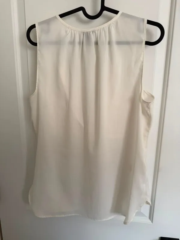 Cream Sheer Sleeveless Top Pullover Blouse with Pockets - Image 3