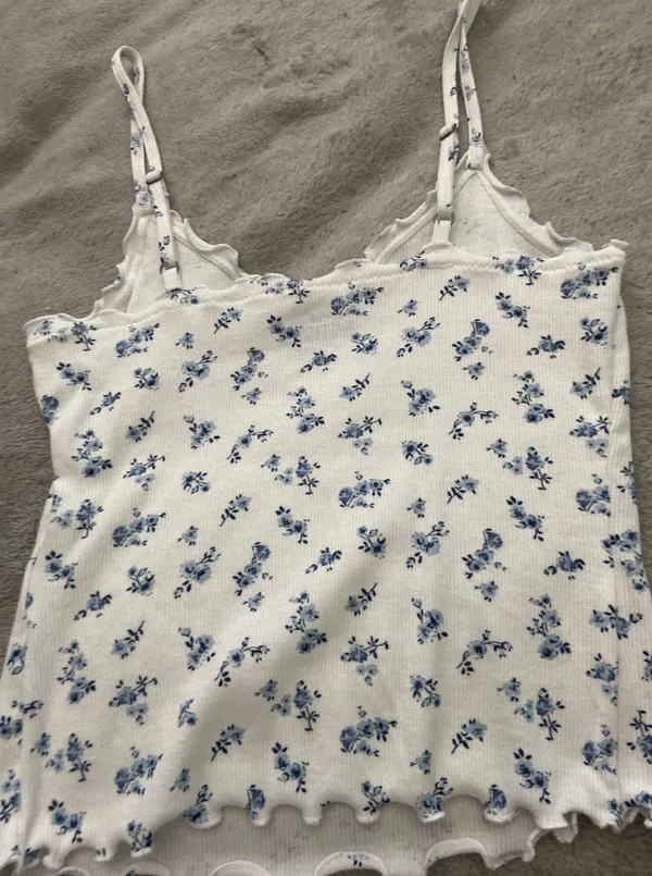 Hollister Floral Tank Top - Image 2