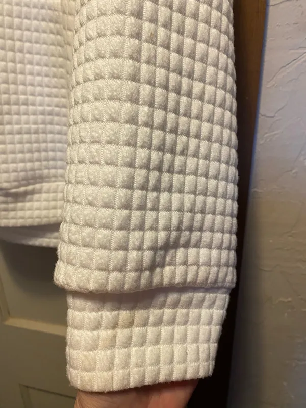 Woman’s white hoodie Size 2X - Image 3