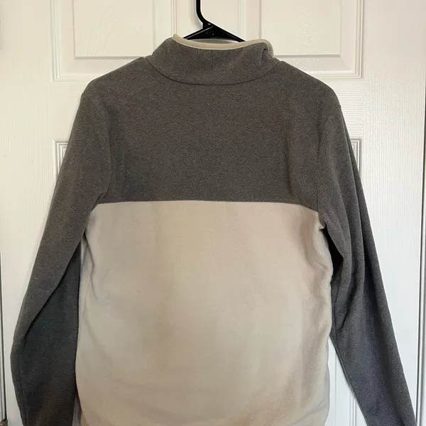 Columbia Women's Gray and Cream Pullover Jacket - Image 3