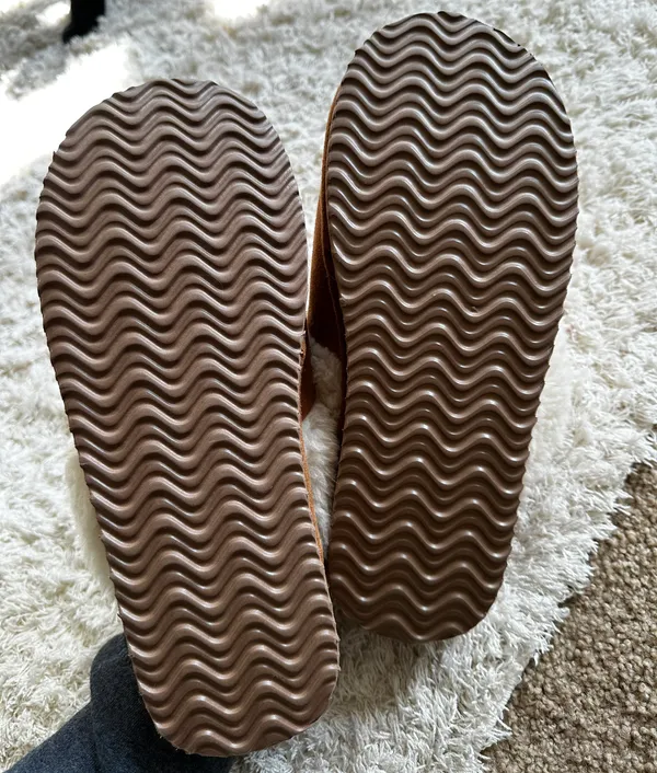 Chestnut Slippers Tan Size 8 - Image 4