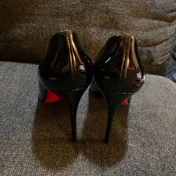 Christian Louboutin Patent Leather Heel size 37.5 - Image 4