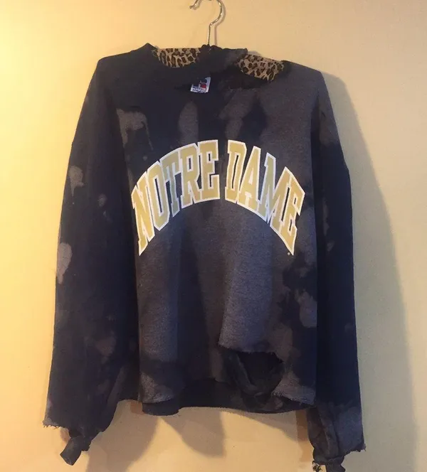 Notre Dame vintage distressed sweatshirt Sz large - Image 4
