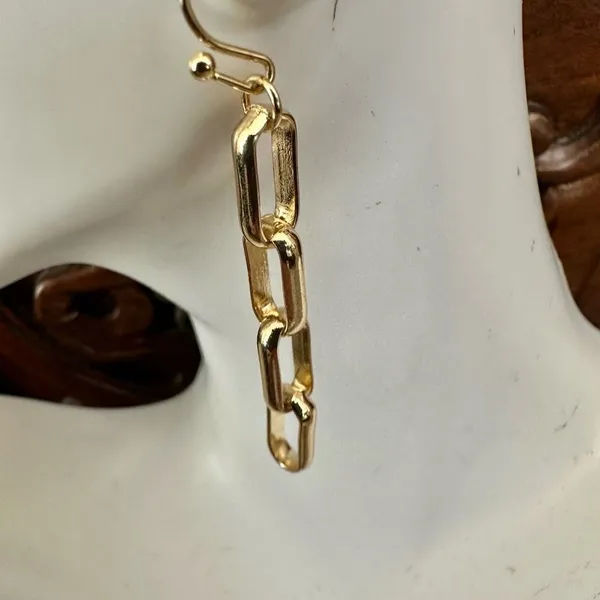 Gold tone chain link earrings Gold - Image 5