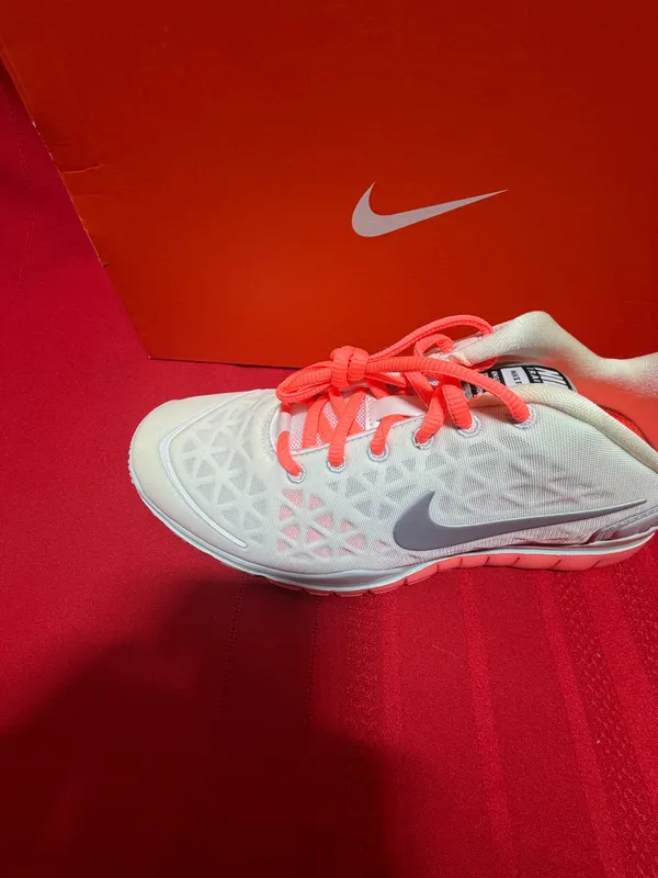 Nike Women’s Free 5.0 TR Fit 2 Athletic Training Shoes Size 8 - Image 2