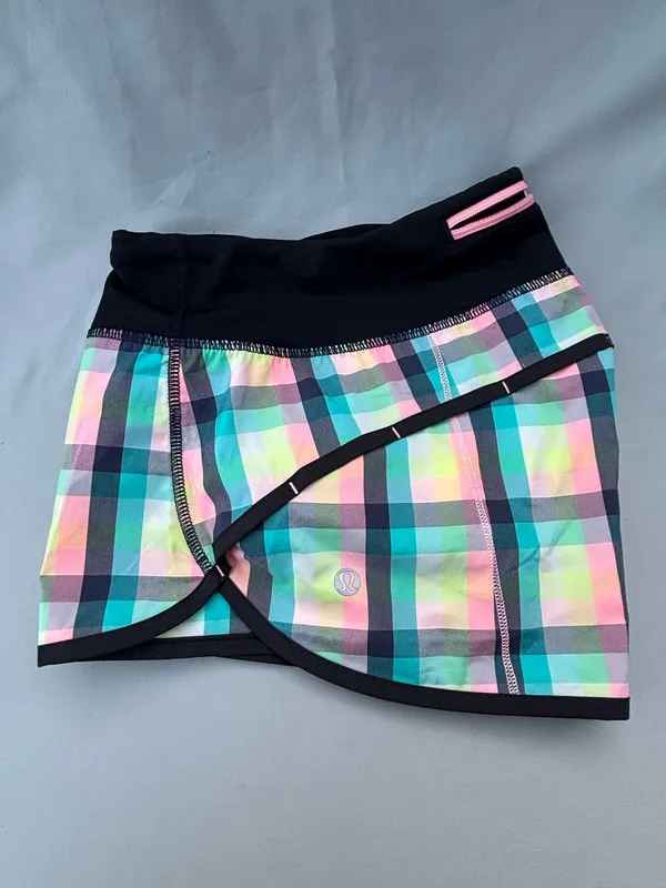Lululemon Shorts Sea Wheeze Plaid Mermaid Blue Black Yellow Size 2 - Image 8