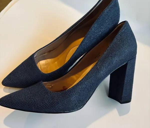 Banana Republic Navy Textured Pebble Leather Heels Size 9.5 - Image 10