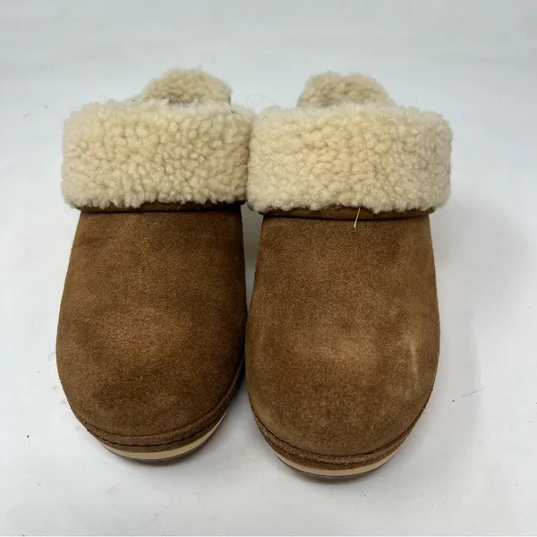 Crocs Sarah Luxe Suede Sherpa Lined Clogs Womens 6 Brown 203413 NWOB - Image 2