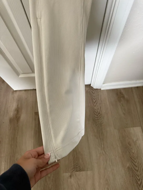 Lululemon Pants High-Rise Flare - Image 4
