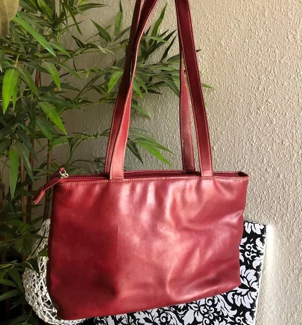 1990s vibrant red CARRYLAND leather shoulder hand rectangular bag purse - Image 2