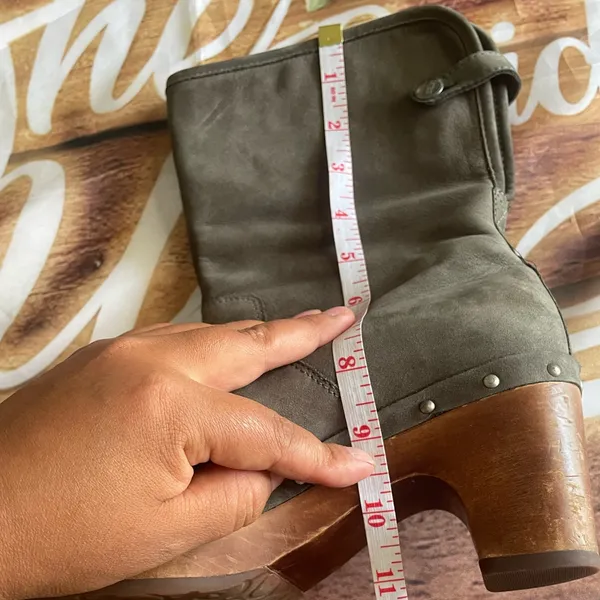 UGG Gray Boots with Suede Finish and Studded Detailing - Image 11