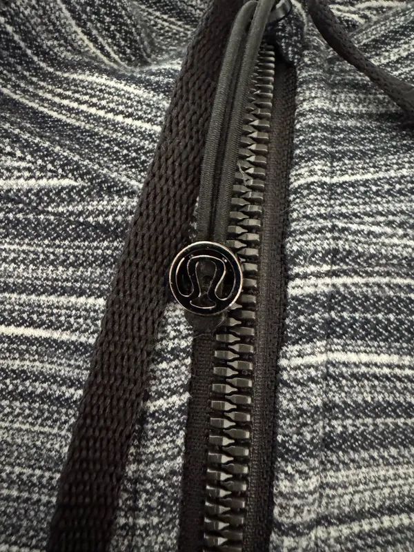 Lululemon Define Jacket Hooded - Image 3