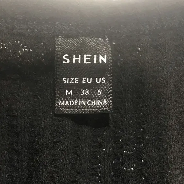 Shein size medium black crop top shorts sleeves - Image 5