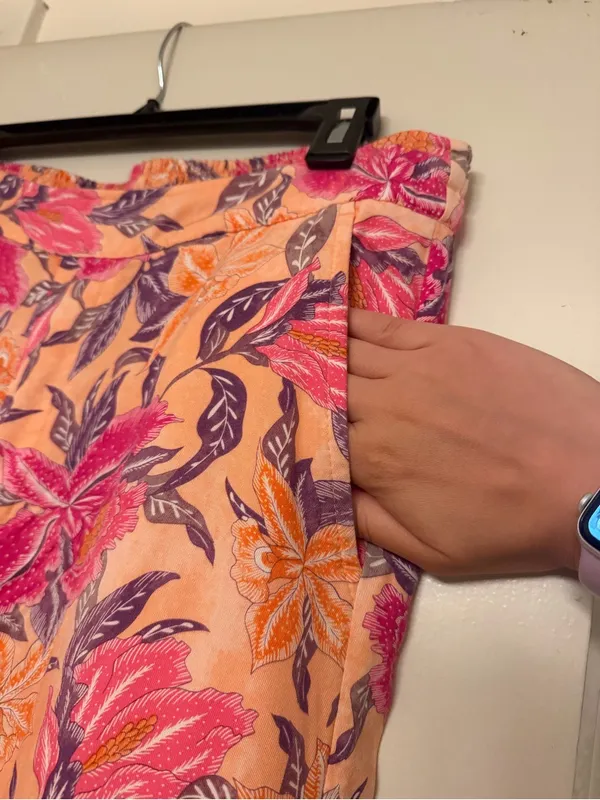 Old Navy Peach Floral Wide-Leg Pants with Pink and Purple Blooms🌸 - Image 2