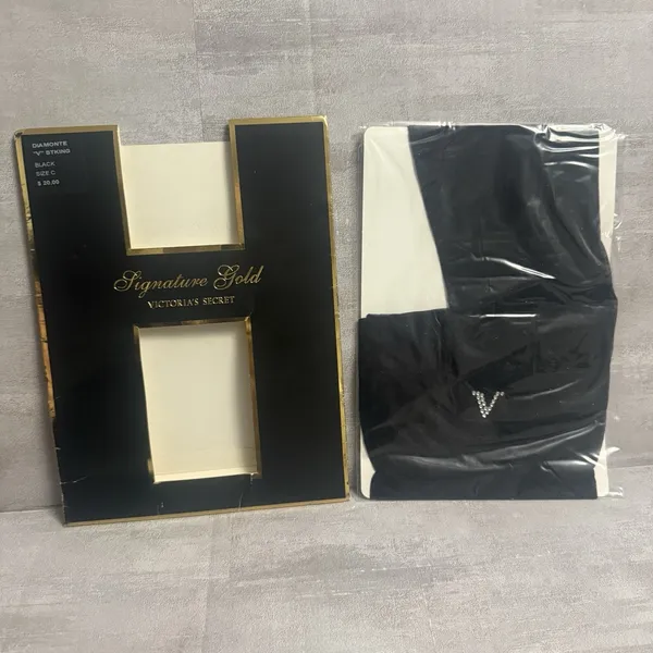 Victoria's Secret Signature GOLD "V" STKING Panty RARE & Discontinued BLACK C‎ - Image 6