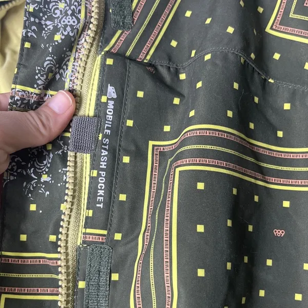 686 Geometric Print Women's Ski/Snowboarding Jacket Outdoor Snow Sport Sz XS - Image 6
