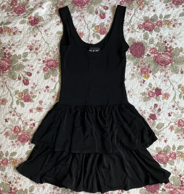 Vintage Black Ruffled Dress - Image 3