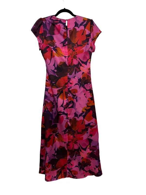 NEW Petal + Pup Lisbeth Cap Sleeve Satin Midi Dress in Magenta Floral - Size S - Image 4