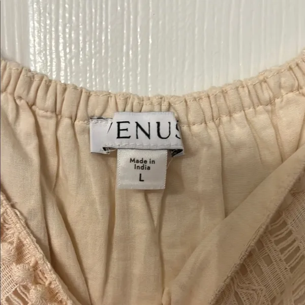VENUS Cream Smocked Tie Front Blouse…. New without tags… never worn - Image 2