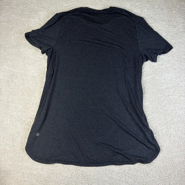 Women's Lululemon Size 10 Short Sleeve Grey Basic Tshirt Athletic - Image 6