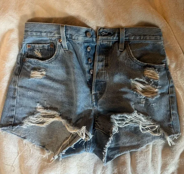 Levi’s 501 Shorts - Image 2