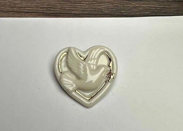 Signed Lenox Porcelain Peace Dove Heart Christmas Holiday Brooch Pin - Image 3