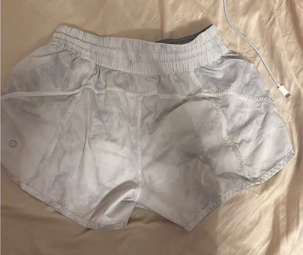 Lululemon Shorts 4" white and grey - Image 2