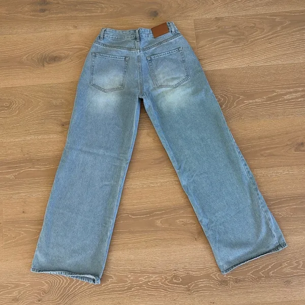 White Fox Mid Rise Jeans Kendall Wide Leg with Shoe String Size S in Blue - Image 4