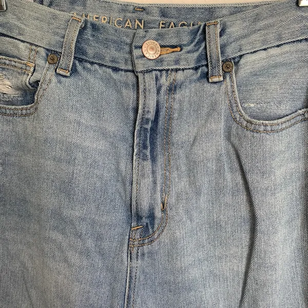5/$25 American Eagle Distressed Raw Hem Straight Jeans Light Wash‎ - Image 4