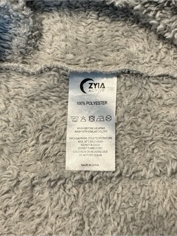 ZYIA Active Plush Sherpa Jacket in Light Gray - Image 4
