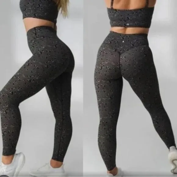 Balance Athletica‎ Storm Legging Size M Black and White Swirl New - Image 2