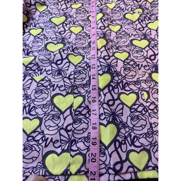 NWT Denice Pink Heart Love Scrubs Vneck Top Medium Women’s Style1146 - Image 4