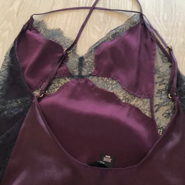 Victoria's Secret silky slip with BLK lace sides - Image 7