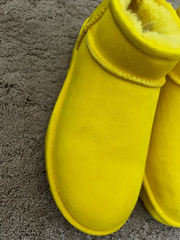 Ultra Mini UGG Classic Women’s - Image 2