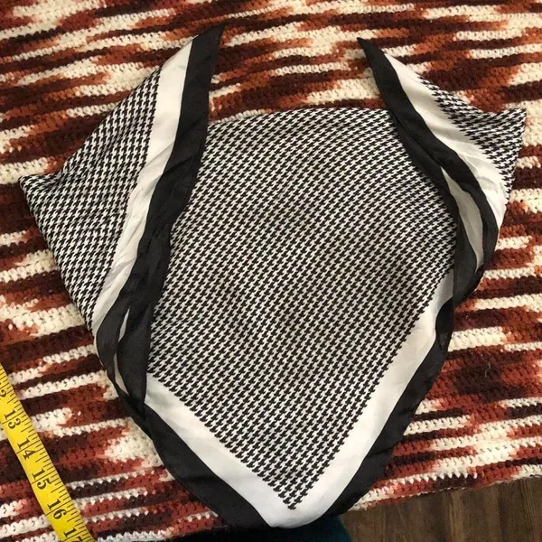 Black white houndstooth gingham plaid scarf headwrap #classy #glamour #whimsygoth #gothic #coquette grunge retro Measurement in pics - Image 5