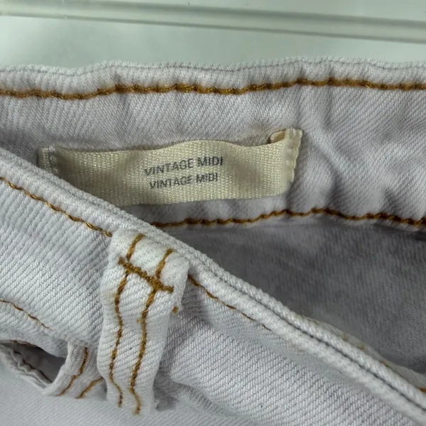 Universal Thread Women Vintage Midi‎ Shorts Size 12/31 Raw Hem Distressed Light - Image 10