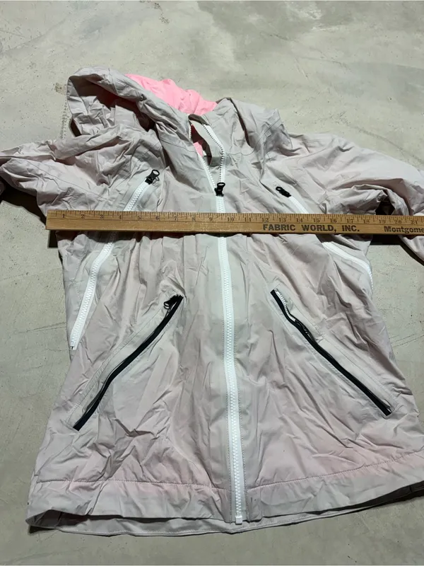 Lululemon run rise & shine Light Pink Hooded Windbreaker Jacket 4 - Image 15