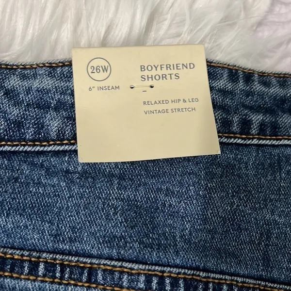 Universal Thread Boyfriend Shorts Size 26W NWT - Image 5