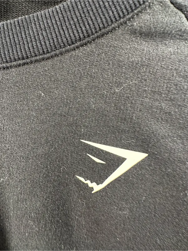 351. Gymshark Black Cropped Long-Sleeve Women's Top -Oversized - Image 3
