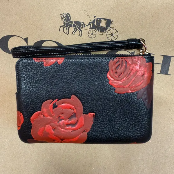 coach Corner Zip Wristlet With Floral Print ccj70 - Image 2