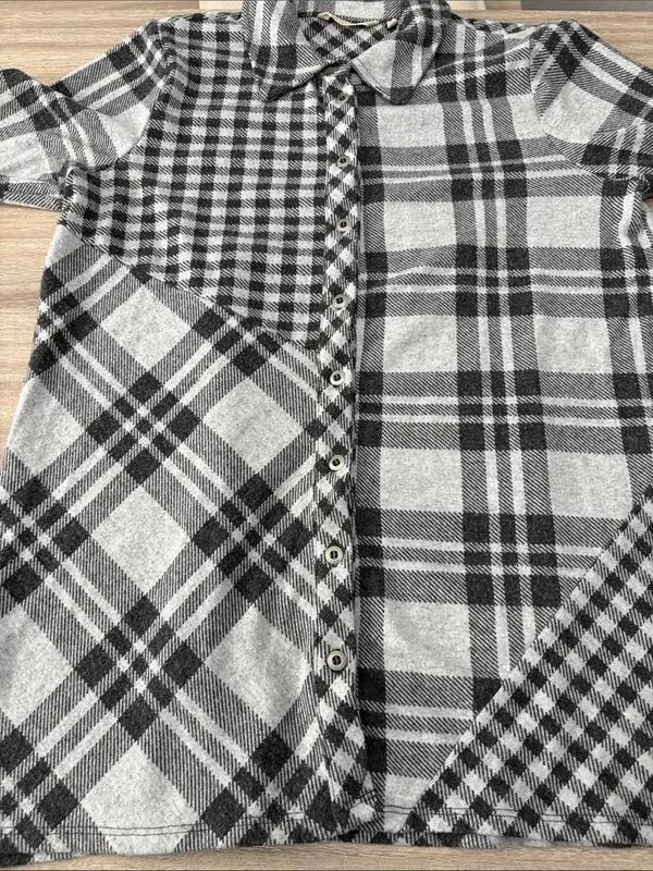 Soft Surroundings Paramour Plaid Grey Long Sleeve Tunic Button Down Top - Image 4