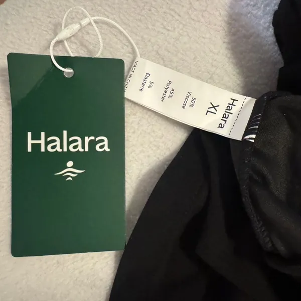 Women’s NWT Halara Hoodie with Open Back - Image 5