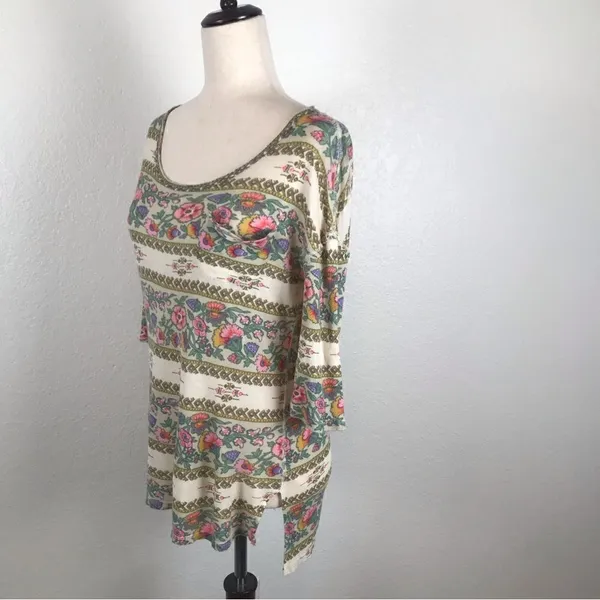 Free People‎ We the Free floral distressed scoop neck T-shirt XS - Image 2