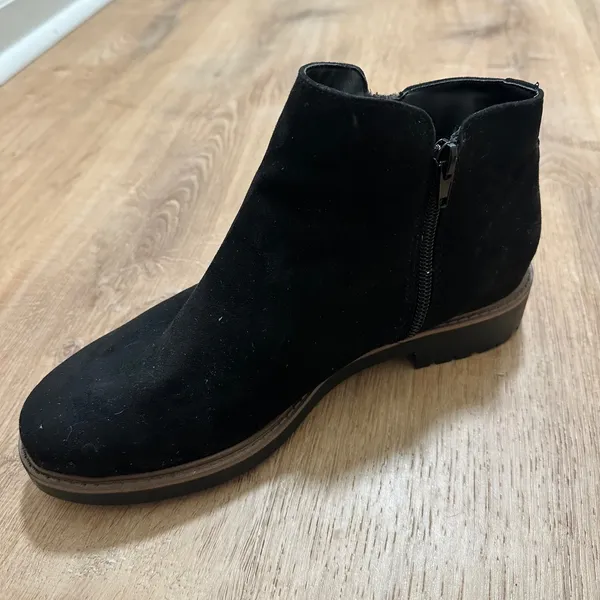 Esprit | Women's‎ Black Faux Suede Lug Sole Ankle Boots Side Zip Boot Shoes, 8.5 - Image 4