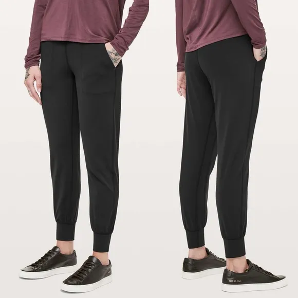 LULULEMON Align Jogger *28" in Black Size 4 - Image 2