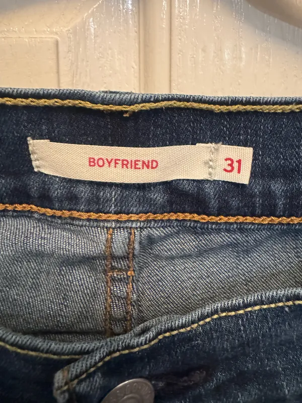 Women's Levi’s Boyfriend Jeans 31 - Image 4