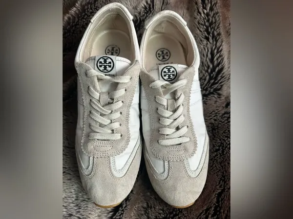Tory Burch Hank White and Beige Suede Retro Runner Sneaker - Image 4